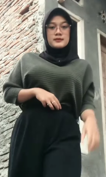 looking makes it uuhhooott_122