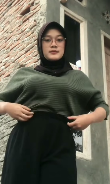 looking makes it uuhhooott_122