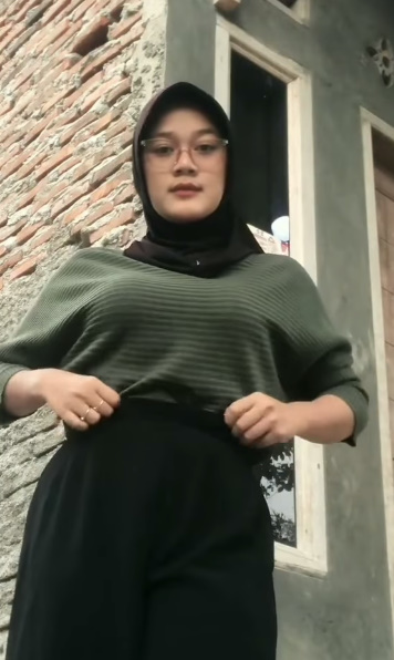 looking makes it uuhhooott_122