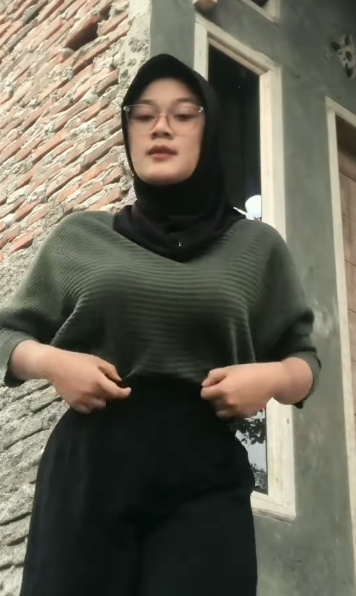 looking makes it uuhhooott_122