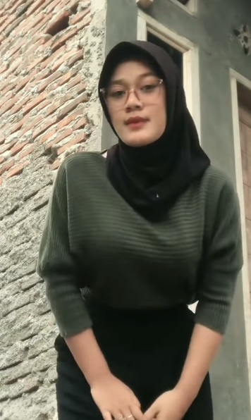 looking makes it uuhhooott_122