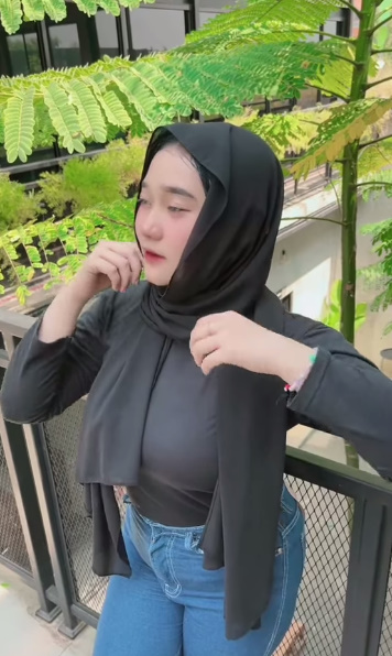 looking makes it uuhhooott_122