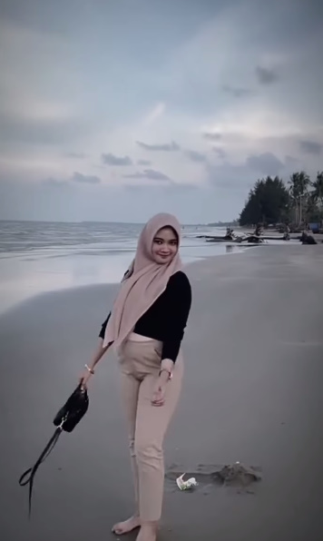 looking makes it uuhhooott_122