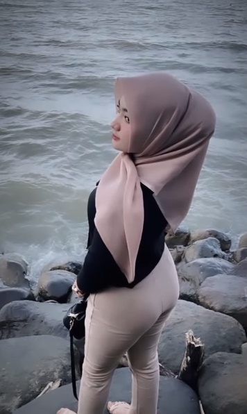 looking makes it uuhhooott_122