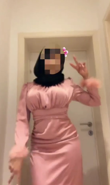 looking makes it uuhhooott_122