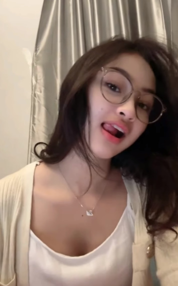 looking makes it uuhhooott_122