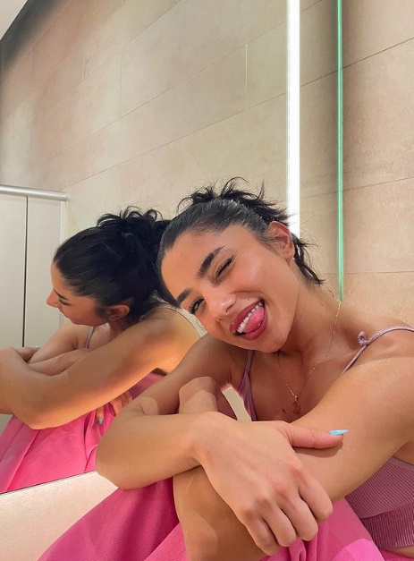 looking makes it uuhhooott_124