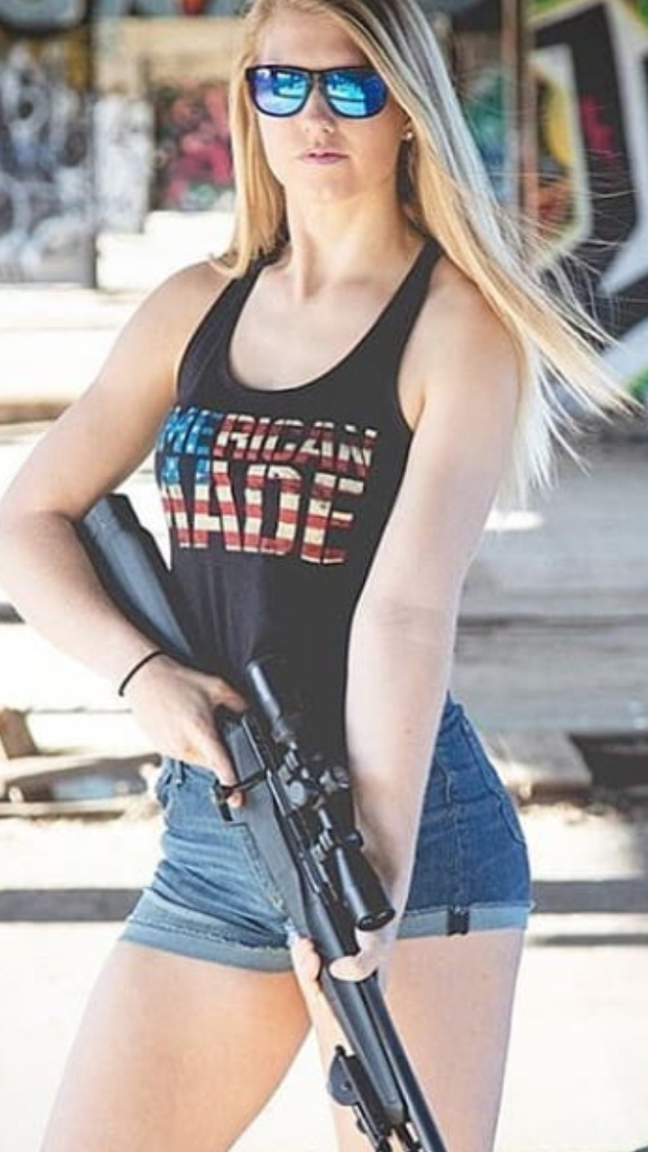 Chicks & Guns 34