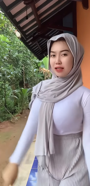 looking makes it uuhhooott_133