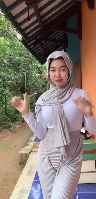 looking makes it uuhhooott_133