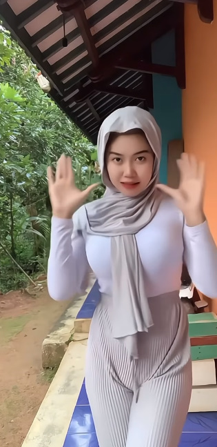 looking makes it uuhhooott_133