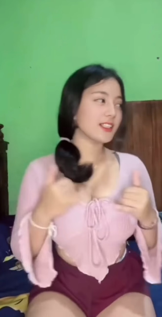 looking makes it uuhhooott_133