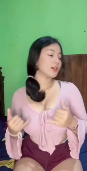 looking makes it uuhhooott_133