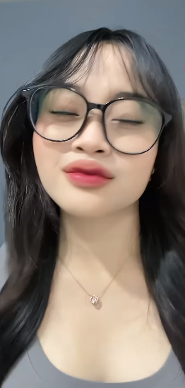 looking makes it uuhhooott_133