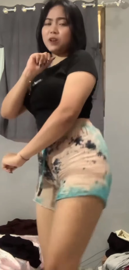 looking makes it uuhhooott_133