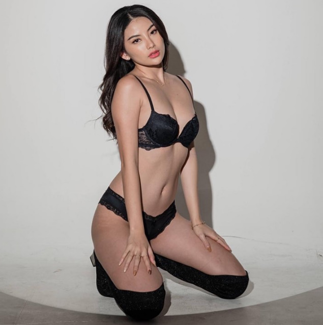 looking makes it uuhhooott_133