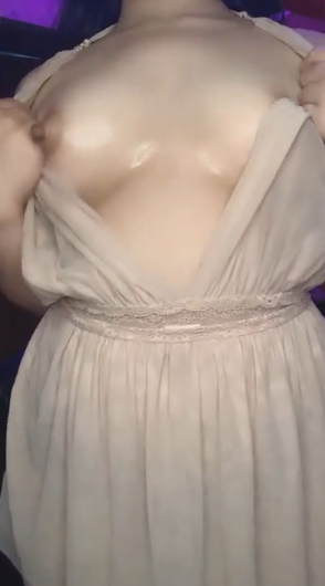 looking makes it uuhhooott_136