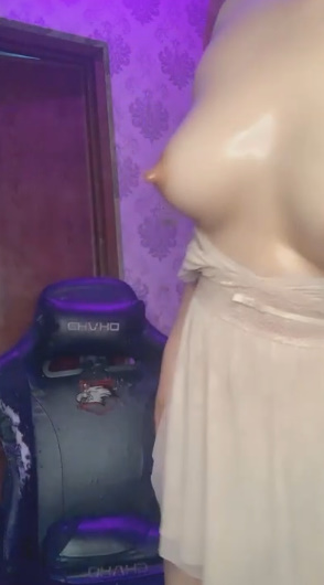 looking makes it uuhhooott_136