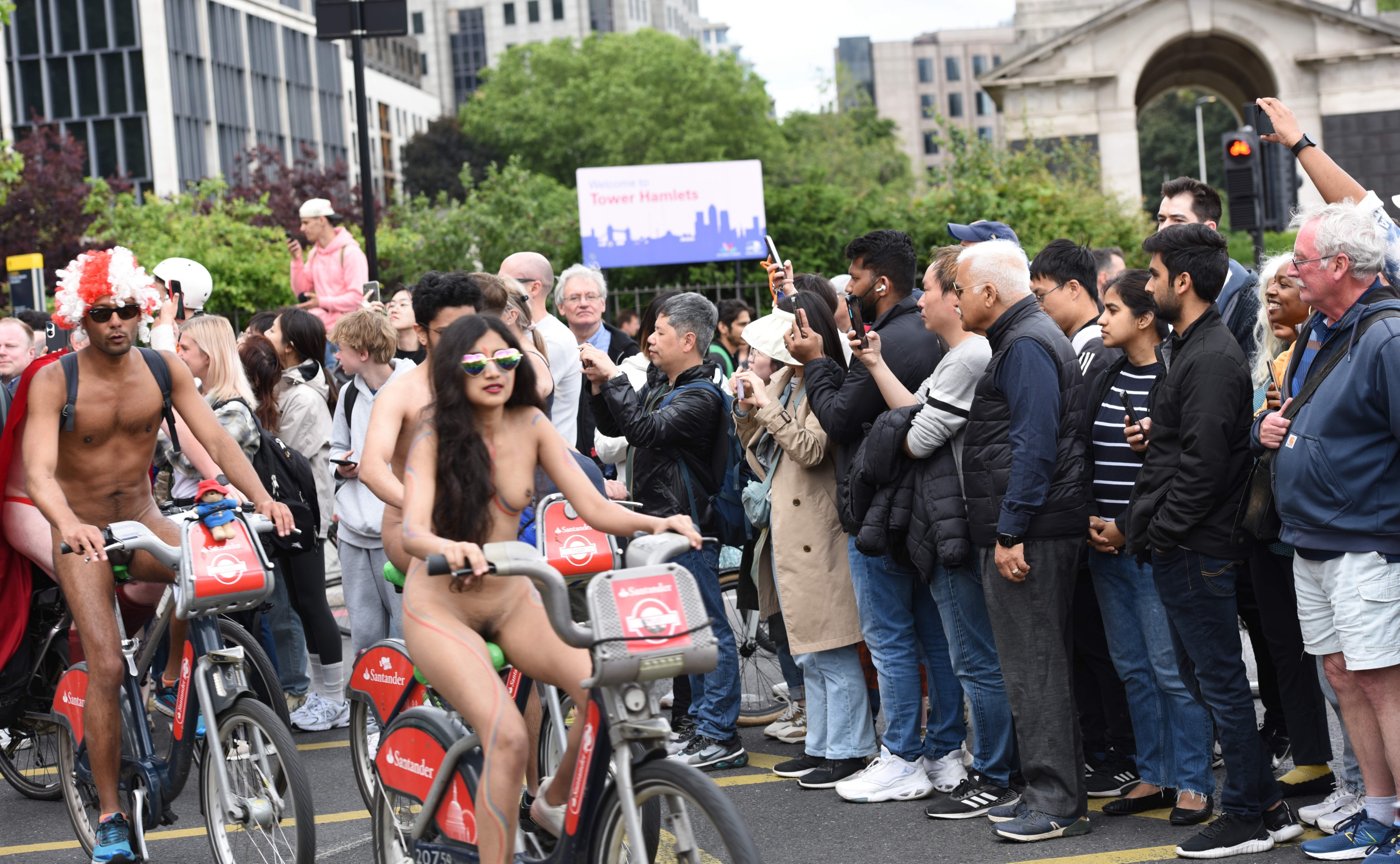 Indian girl public nude pics