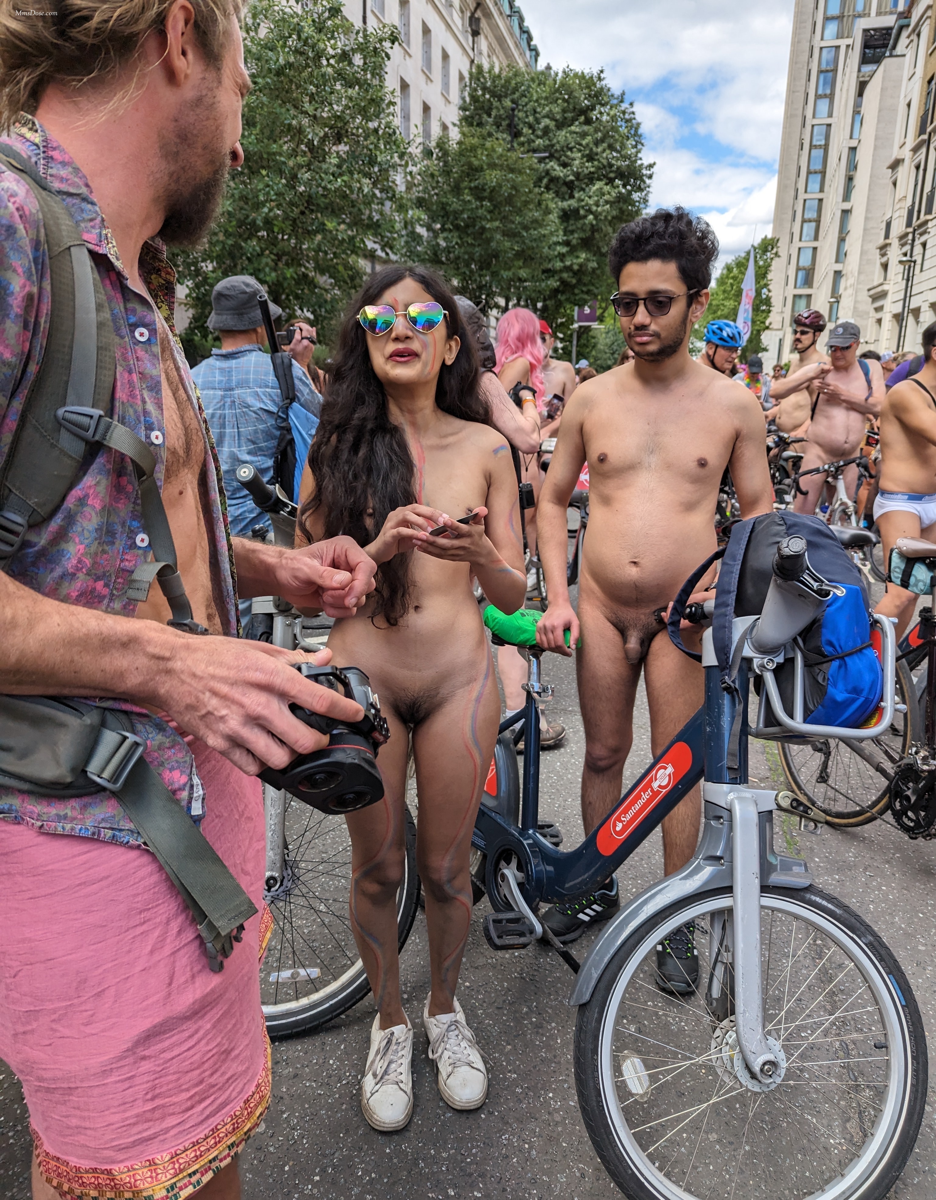 Indian girl public nude pics