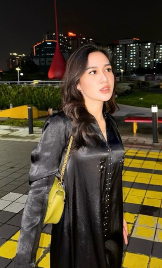 looking makes it uuhhooott_145