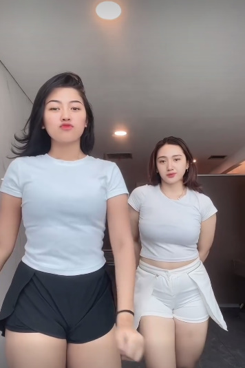 looking makes it uuhhooott_146