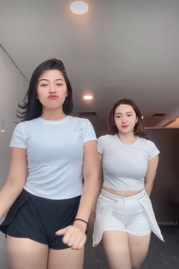 looking makes it uuhhooott_146