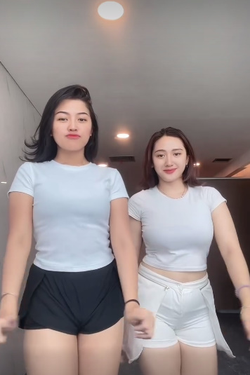 looking makes it uuhhooott_146