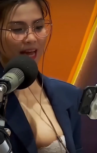 looking makes it uuhhooott_147