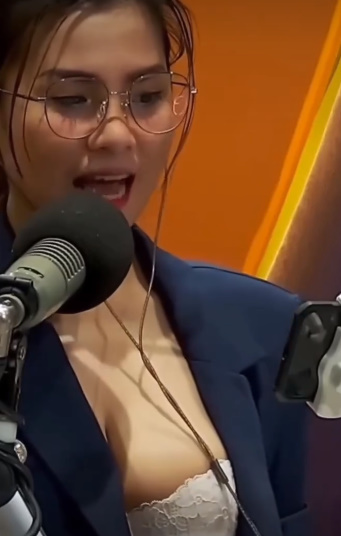 looking makes it uuhhooott_147