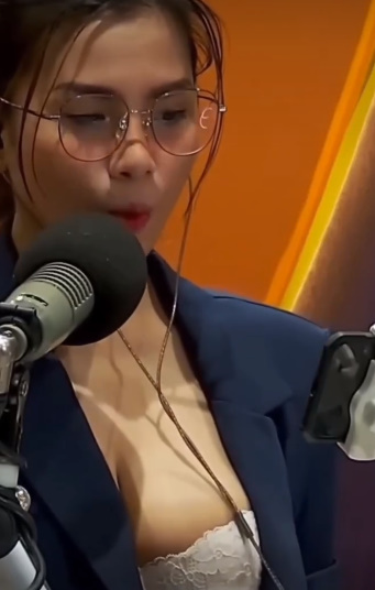 looking makes it uuhhooott_147