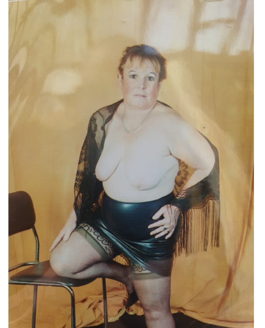 LIN LOVES BEING A WHORE