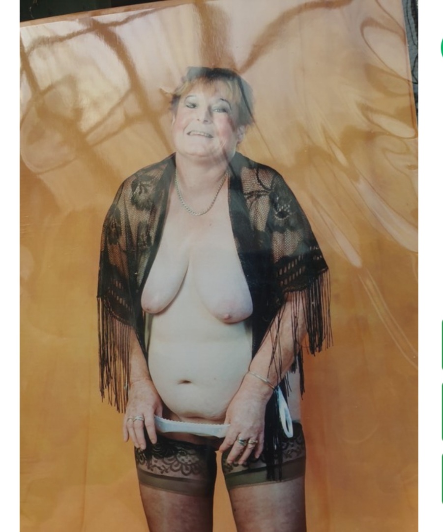 LIN LOVES BEING A WHORE