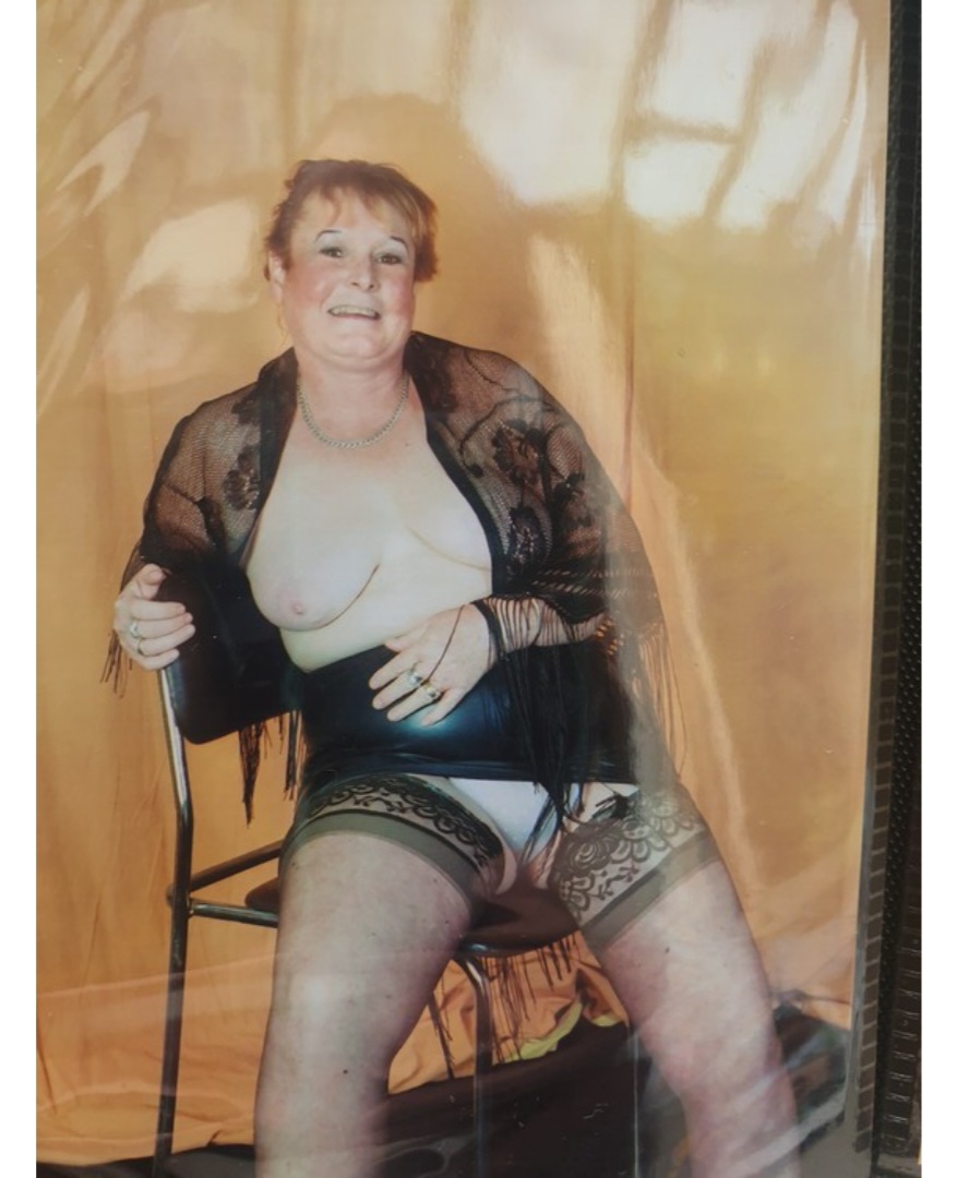 LIN LOVES BEING A WHORE