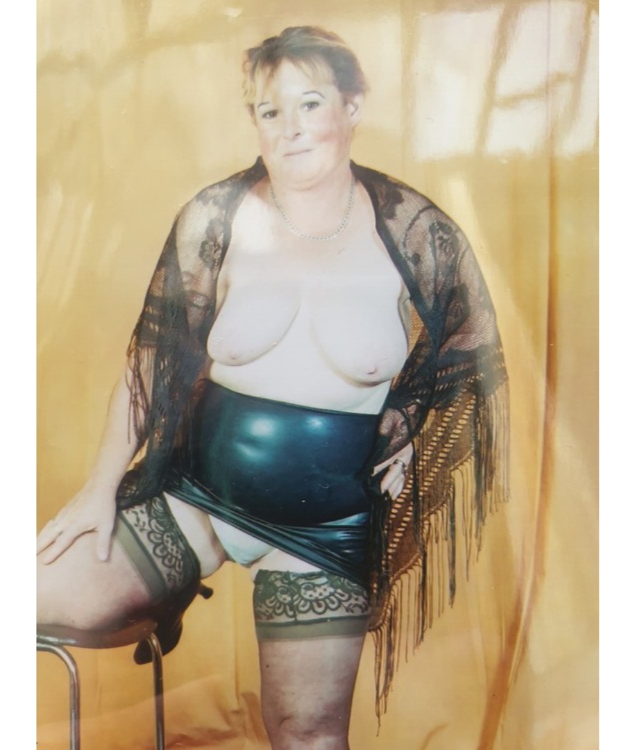 LIN LOVES BEING A WHORE