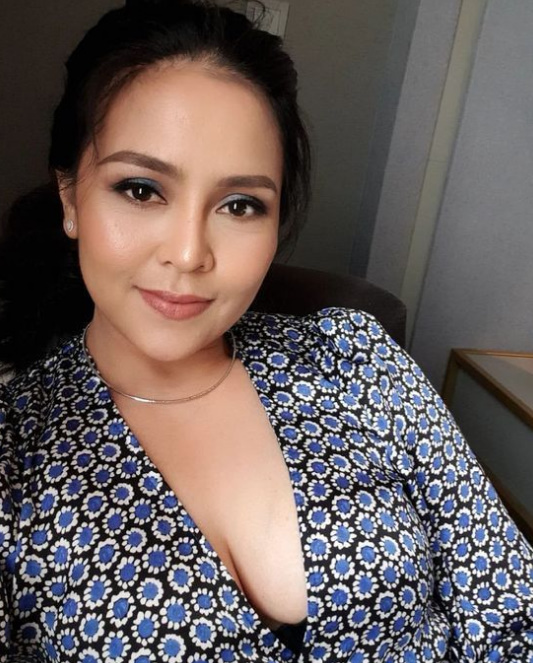 looking makes it uuhhooott_174