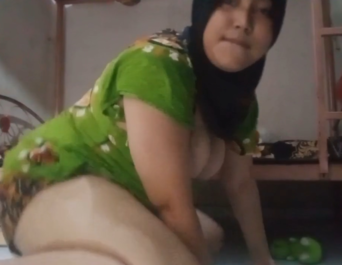 looking makes it uuhhooott_182