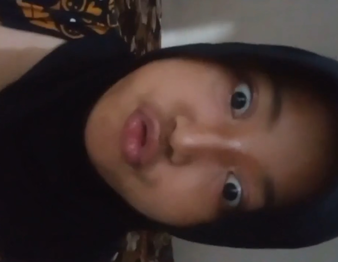 looking makes it uuhhooott_182