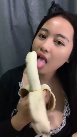 looking makes it uuhhooott_186