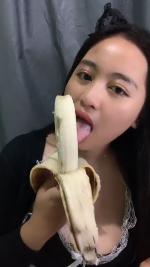 looking makes it uuhhooott_186