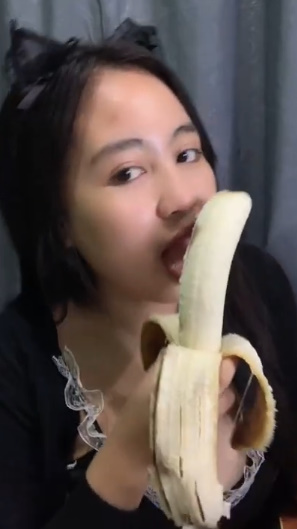 looking makes it uuhhooott_186