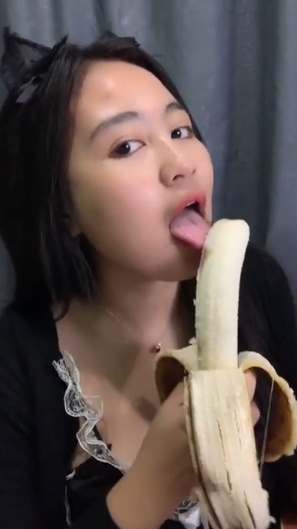 looking makes it uuhhooott_186