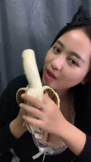 looking makes it uuhhooott_186