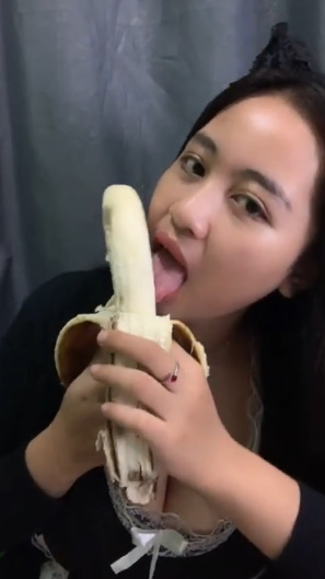 looking makes it uuhhooott_186