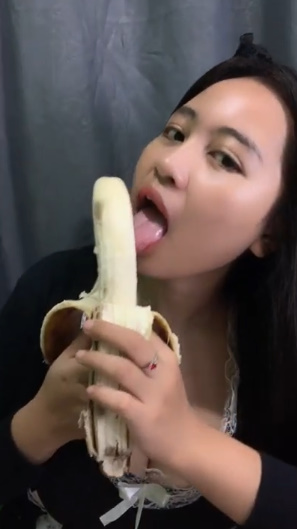 looking makes it uuhhooott_186