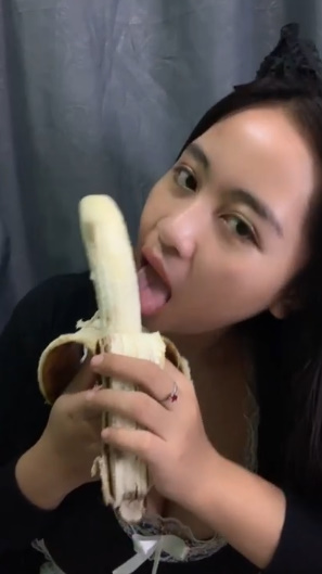 looking makes it uuhhooott_186