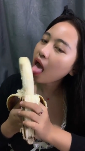 looking makes it uuhhooott_186