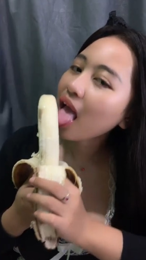 looking makes it uuhhooott_186