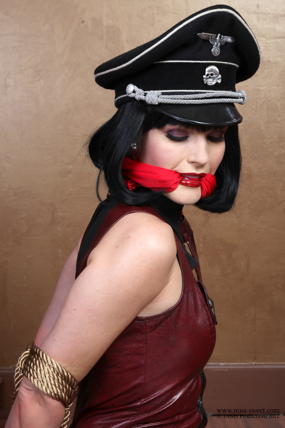 bondage sweetheart 12-2