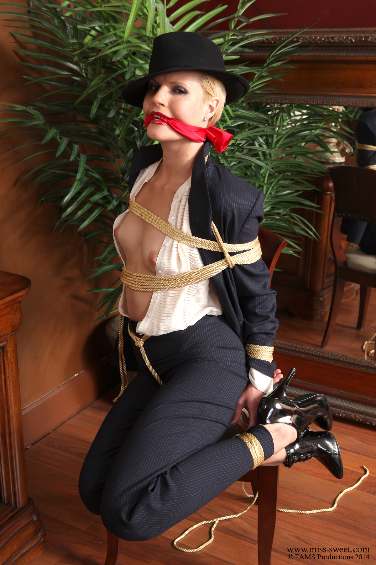 bondage sweetheart 21